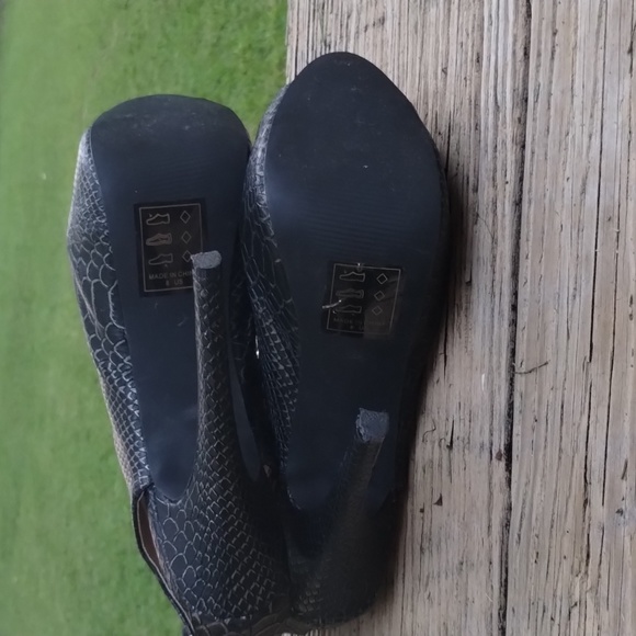 Kalinai Scene By Shoedazzle Stiletto Booties - Picture 8 of 9